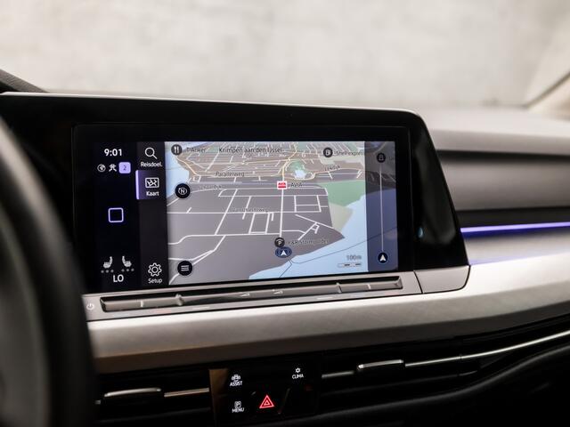 Volkswagen GOLF Variant 1.0 eTSI Sport Life Automaat (APPLE CARPLAY, GROOT NAVI, CLIMATE, STUUR/STOELVERWARMING, SFEERVERLICHTING, PARKEERSENSOREN, GETINT GLAS, SPORTSTOELEN, LM VELGEN, ADAPTIVE CRUISE, NIEUWSTAAT)