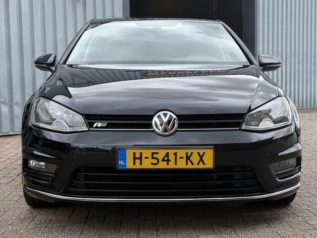 Volkswagen GOLF 1.4 TSI ACT Connected Series | MASSAGE | NAVI | PDC | STOELVERWARMING |