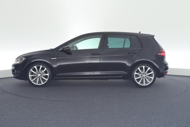 Volkswagen GOLF 1.0 TSI 116pk Highline Bluemotion Trekhaak Camera Navigatie