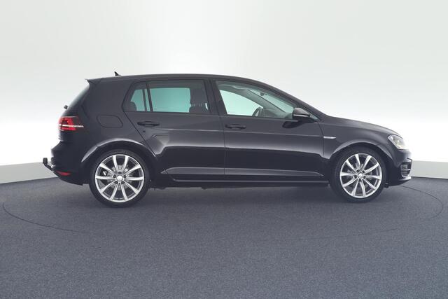 Volkswagen GOLF 1.0 TSI 116pk Highline Bluemotion Trekhaak Camera Navigatie
