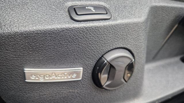 Volkswagen GOLF 1.5 TSI Highline | 150PK | Elektr.glazen pano.dak | Virtual Cockpit | ergoActive stoelpakket | Trekhaak | Adaptive Cruise | Camera| LMV