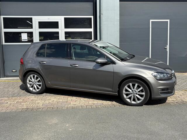Volkswagen GOLF 1.4 TSI Highline Led| Camera| PDC V+A| Sportstoel | Stoelverwarming| Trekhaak