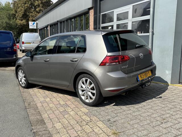Volkswagen GOLF 1.4 TSI Highline Led| Camera| PDC V+A| Sportstoel | Stoelverwarming| Trekhaak