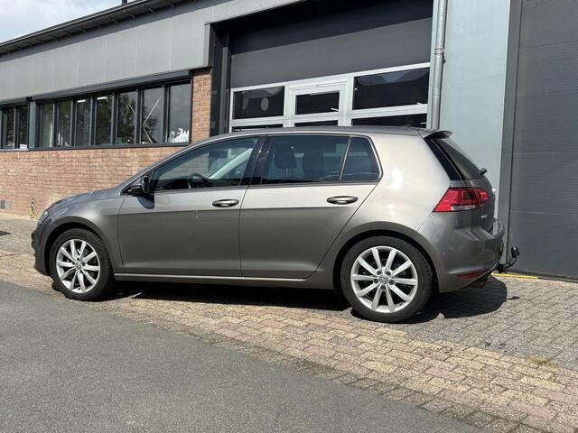 Volkswagen GOLF 1.4 TSI Highline Led| Camera| PDC V+A| Sportstoel | Stoelverwarming| Trekhaak