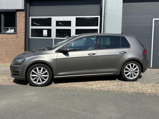 Volkswagen GOLF 1.4 TSI Highline Led| Camera| PDC V+A| Sportstoel | Stoelverwarming| Trekhaak