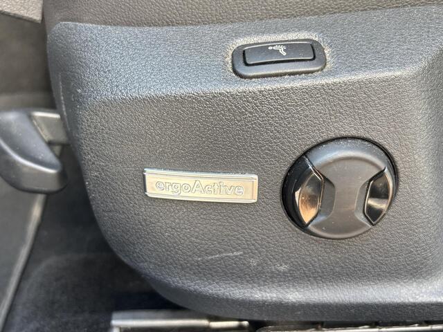 Volkswagen GOLF 1.4 TSI Highline Led| Camera| PDC V+A| Sportstoel | Stoelverwarming| Trekhaak