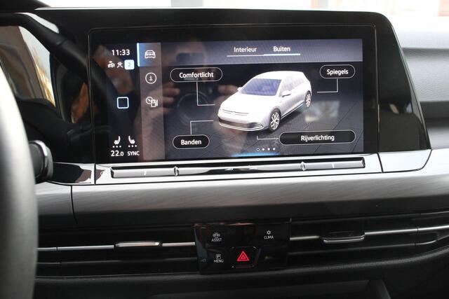 Volkswagen GOLF 1.5 eTSI 150pk DSG Style | Navigatie | Climate Control | Camera | Parkeer sensoren V+A | Adaptive cruise control | Extra Getint Glas | Stoel/Stuurverwarming