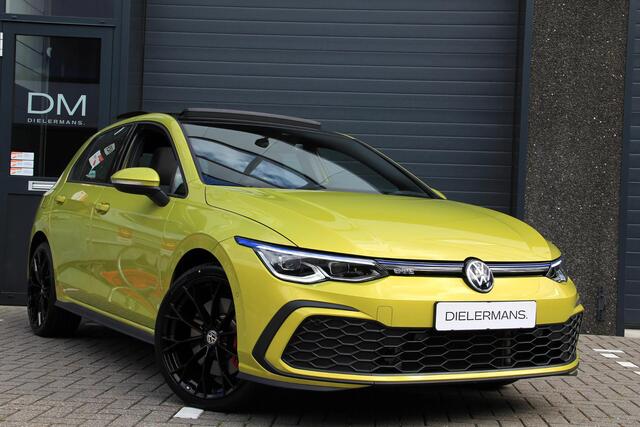 Volkswagen GOLF 1.4 eHybrid GTE Panorama dak | IQ koplampen en achterlichten | Elektrische trekhaak | 19' 8.5 R velgen | Sfeerverlichting | Yellow Metallic | Full option | BTW