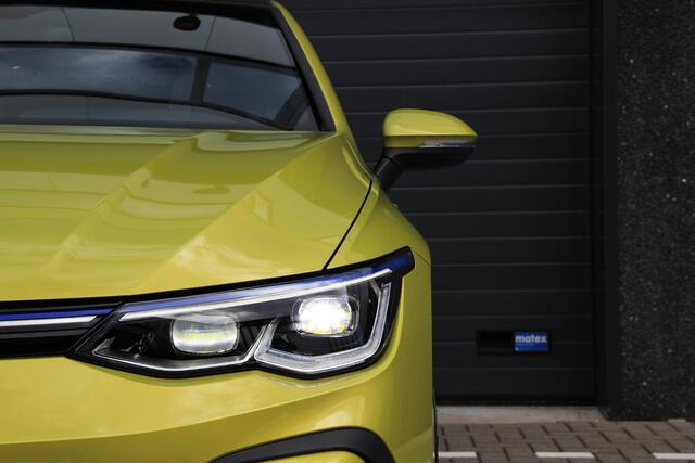 Volkswagen GOLF 1.4 eHybrid GTE Panorama dak | IQ koplampen en achterlichten | Elektrische trekhaak | 19' 8.5 R velgen | Sfeerverlichting | Yellow Metallic | Full option | BTW