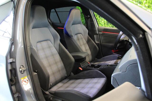 Volkswagen GOLF 1.4 eHybrid GTE Panorama dak | IQ koplampen en achterlichten | LED verstralers | Full option | BTW | MEER FOTO'S VOLGEN!