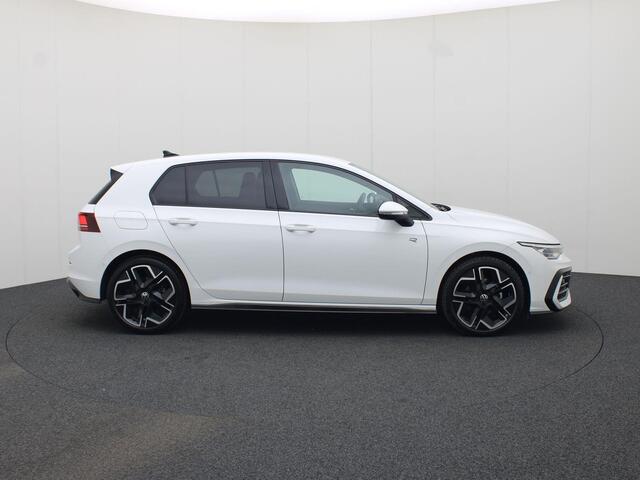 Volkswagen GOLF 1.5eTSI/150PK R-Line DSG · Navigatie · Apple/Android Carplay · Camera + Parkeersensoren · Garantie tot januari 2027