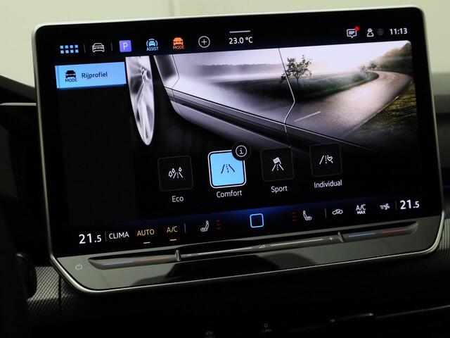 Volkswagen GOLF 1.5eTSI/150PK R-Line DSG · Navigatie · Apple/Android Carplay · Camera + Parkeersensoren · Garantie tot januari 2027