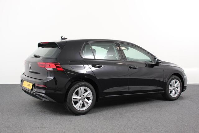 Volkswagen GOLF 1.5 TSI 130pk Life Navigatie Climate control Camera Led Parkeer sensoren Virtuel Cockpit Stoel en Stuur verwarming
