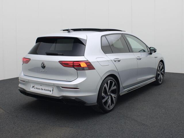 Volkswagen GOLF 1.5eTSI/150PK R-Line Blackstyle DSG · Panoramadak · Trekhaak · Camera + Parkeersensoren · Garantie tot december 2025