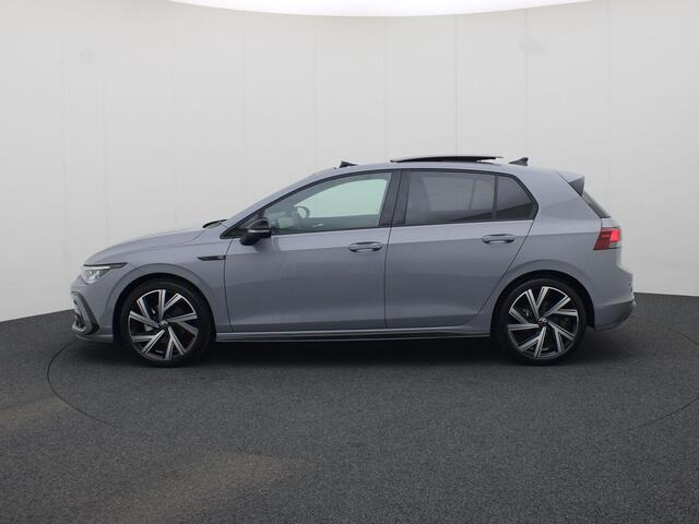 Volkswagen GOLF 1.5eTSI/150PK R-Line Blackstyle DSG · Panoramadak · Camera + Parkeersensoren · Appel/Android carplay · Garantie tot december 2025