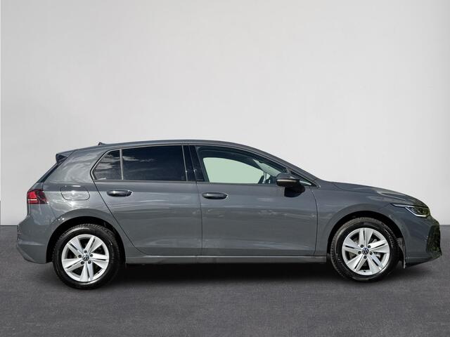 Volkswagen GOLF 1.5 TSI Life | Handgeschakeld | Stuur/Stoelverwarming | Carplay | ACC | Clima | ( Vesteging - Nieuwegein )