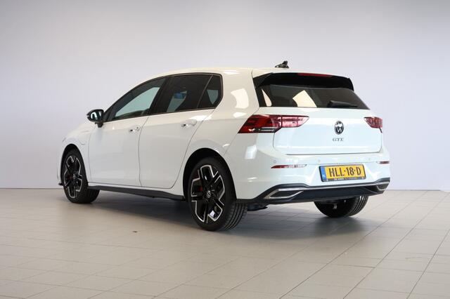 Volkswagen GOLF 1.4 eHybrid GTE 245PK - LED - 18'' R-Line velgen - Winter pakket