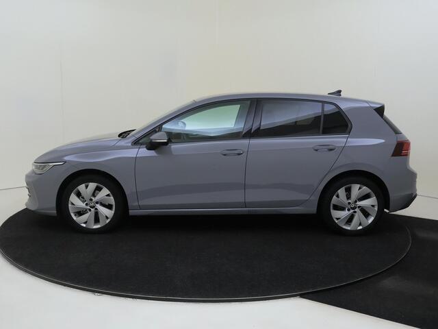 Volkswagen GOLF 1.5 eTSI Life Edition