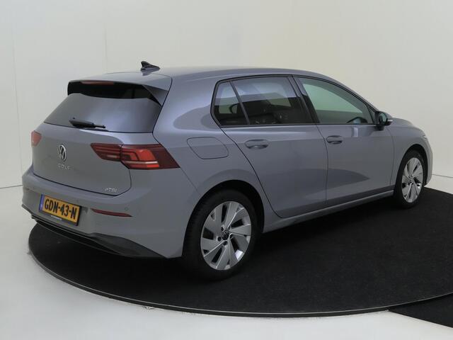 Volkswagen GOLF 1.5 eTSI Life Edition
