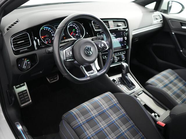 Volkswagen GOLF 1.4 eHybrid GTE | Dealer onderhouden | Standkachel | ACC | LED |