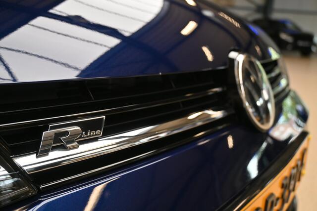Volkswagen GOLF 1.5 TSI 150pk R-Line | NL-auto | Leder | LED | 100% (Dealer) onderhouden label