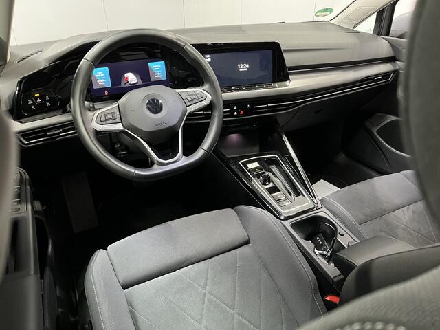 Volkswagen GOLF 1.5 eTSI Style / AUTOMAAT/ PARK. SENSOREN/ IQ. LIGHT/ MEMORY SEATS/ ERGO ACTIVE/ DIGITAL DASHBOARD/ STOEL-STUURVERWARM./ ADAPT. CRUISE/ APP CONNECT/ NAVI/ CLIMA/ DAB