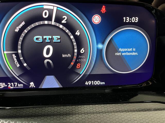 Volkswagen GOLF 1.4 eHybrid GTE / AUTOMAAT/ 245 PK/ CAMERA/ PARK. SENSOREN/ IQ. LIGHT/ STOEL-STUURVERWARM./ ADAPT. CRUISE/ APP CONNECT/ NAVI/ CLIMA/ DAB/ 18" LMV