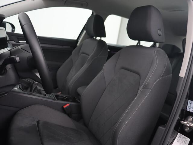 Volkswagen GOLF 1.5 TSI | Carplay | Navigatie | Sfeerverlichting | Memory | Sportstoelen | Stoelverwarming | LED | Lane assist | Adaptive cruise | Climate control