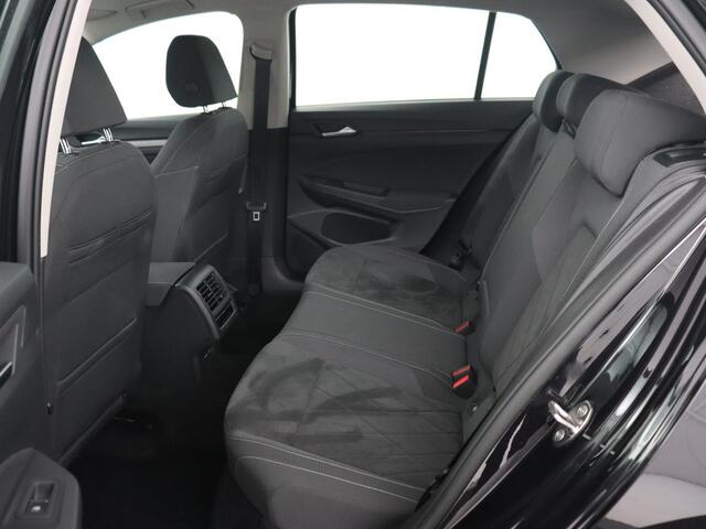 Volkswagen GOLF 1.5 TSI | Carplay | Navigatie | Sfeerverlichting | Memory | Sportstoelen | Stoelverwarming | LED | Lane assist | Adaptive cruise | Climate control