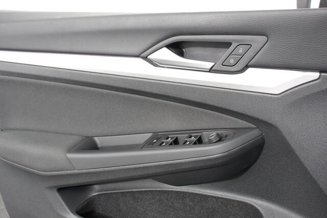 Volkswagen GOLF 1.5 eTSI DSG Active | Navigatie | Apple Carplay/Android Auto | Virtual Cockpit | Climate Control | Led | Dab | Camera | Adaptive Cruise Control | Extra Getint glas