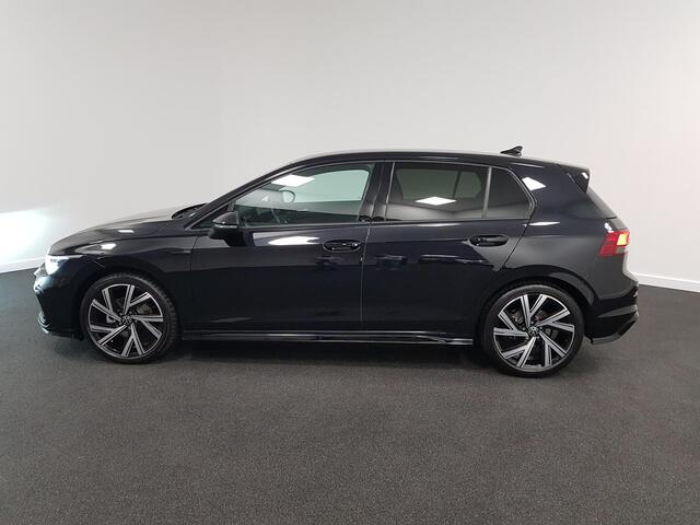 Volkswagen GOLF 1.5 eTSI 150pk DSG R-Line | Navigatie | Climate Control | Camera | Parkeer sensoren | Led+IQ light | 18"Lichtmetalen Velgen | Trekhaak | Winter pakket | Digitale Cockpit