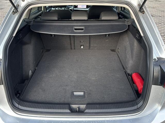 Volkswagen GOLF 2.0 TDI DSG LIFE NAVI/CARPLAY/ACC/PDC