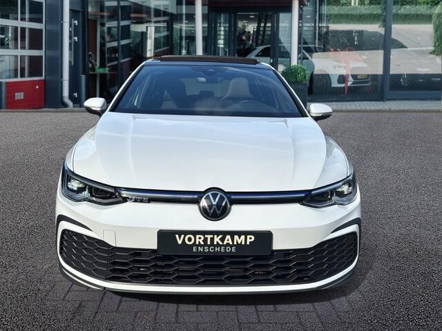 Volkswagen GOLF 1.4 TSI DSG GTE PANO-DAK/NAVI/CARPLAY/ACC/PDC/STOEL-STUURVERW