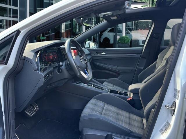 Volkswagen GOLF 1.4 TSI DSG GTE PANO-DAK/NAVI/CARPLAY/ACC/PDC/STOEL-STUURVERW