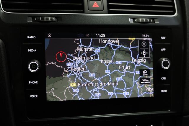 Volkswagen GOLF Variant 1.5 TSI Highline DSG NAVI STOELVW PDC SIDE/FRONT Ass. '20