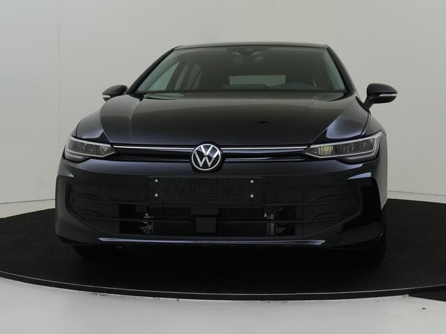 Volkswagen GOLF Life Edition eHybrid | 'App-Connect' draadloze smartphone integratie | Achterbank in ongelijke delen neerklapbaar incl. middenarmsteun en doorlaadmogelijkheid | Achteruitrijcamera (Rear View)