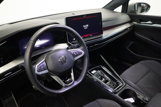 Volkswagen GOLF 1.5 eHybrid 50 Edition HUD Massage Panodak IQ Light