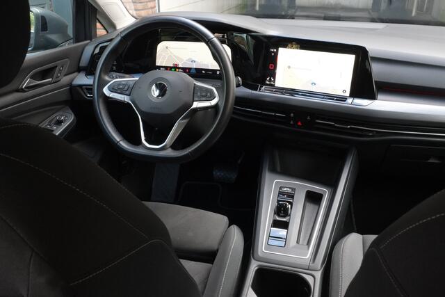 Volkswagen GOLF 1.5 eTSI Style AUT Trekhaak, Achteruitrijcamera, Navigatie, ACC, Dodehoek detectie
