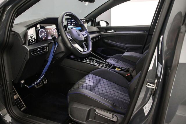 Volkswagen GOLF R-Line Edition 1.5 eTSI 150pk DSG Automaat Panoramadak, Harman Kardon audio, Adaptive cruise control, LED matrix koplampen, Navigatie