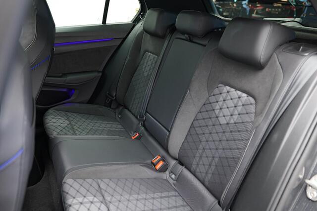 Volkswagen GOLF 1.5 eTSI R-Line Edition |Pano|HUD|360 Camera|VOLL|