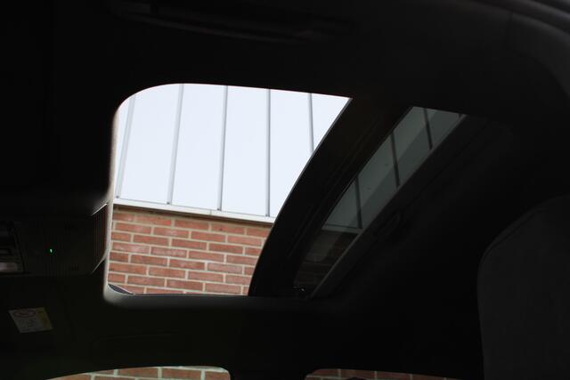 Volkswagen GOLF 1.5 eTSI 150PK R-Line Edition |PANO-DAK|ACC|STUUR-STOELVERWARMING|18-INCH|