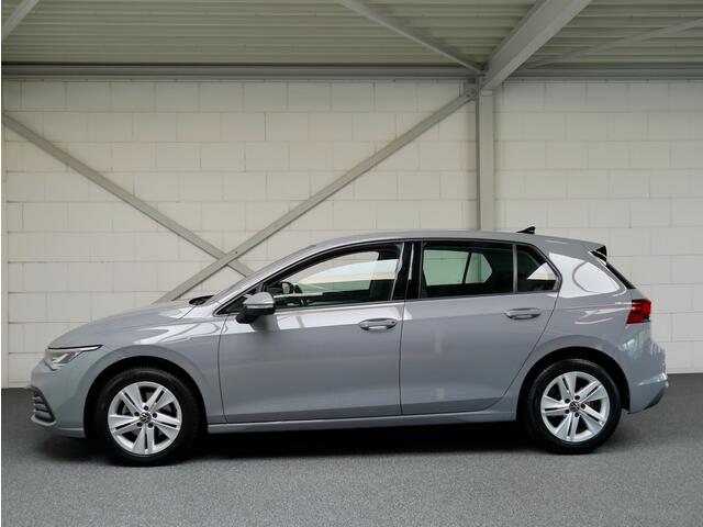Volkswagen GOLF 1.0 eTSI Life Navi/Sfeer/VC/CAM/Carplay (all-incl. prijs)