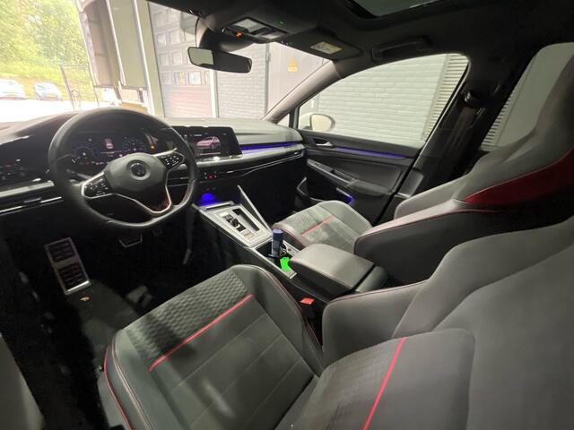 Volkswagen GOLF 8 GTI 2.0 TSI GTI | Clubsport | 300Pk! | Panoramadak | 19 Inch | ACC | Getint Glas | Apple Carplay | Stoelverwarming