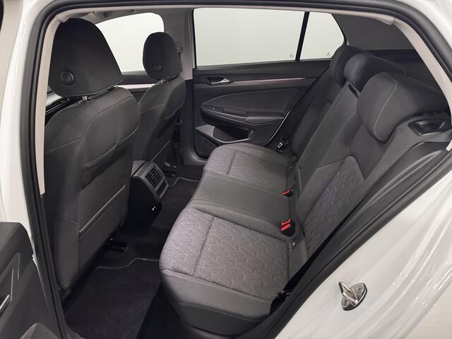 Volkswagen GOLF 1.5 TSI Life Business Clima, Apple carplay, Parkeersensoren, Stoelverwarming, Sfeerverlichting, Led, Keyless start, 2 jaar garantie