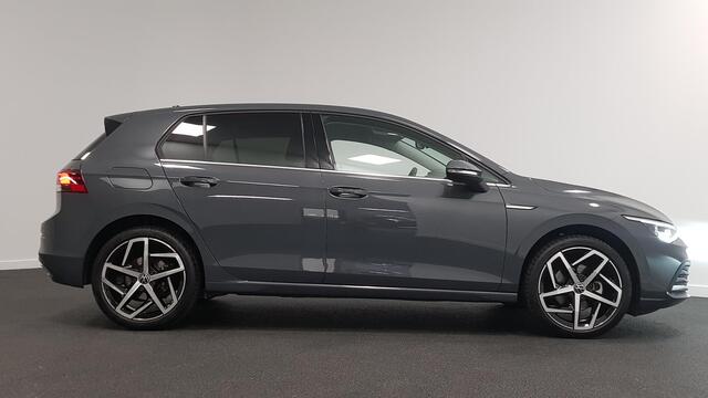 Volkswagen GOLF 1.5 eTSI 150pk DSG Style | Navigatie | Climate Control | Camera | Parkeer sensoren | 18" LMV| Led | Keyless entry | Stoelverwarming