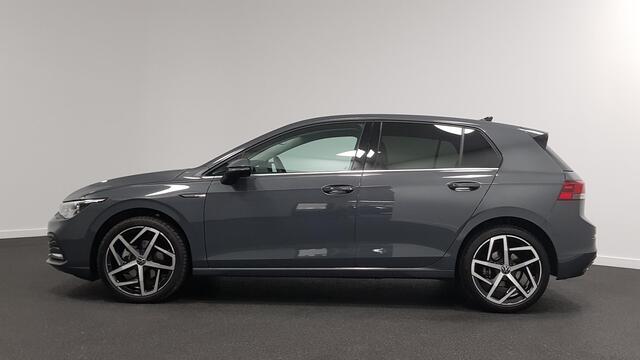 Volkswagen GOLF 1.5 eTSI 150pk DSG Style | Navigatie | Climate Control | Camera | Parkeer sensoren | 18" LMV| Led | Keyless entry | Stoelverwarming