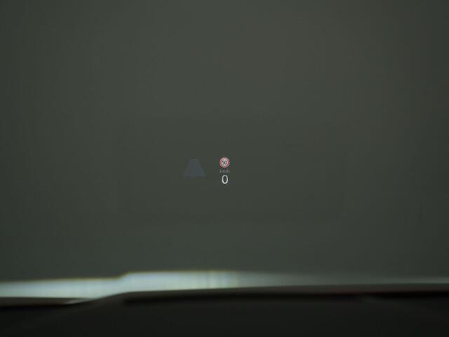 Volkswagen GOLF 2.0 TSI GTI | Panoramadak | IQ Light | Head-up display | Sportonderstel | 19 inch