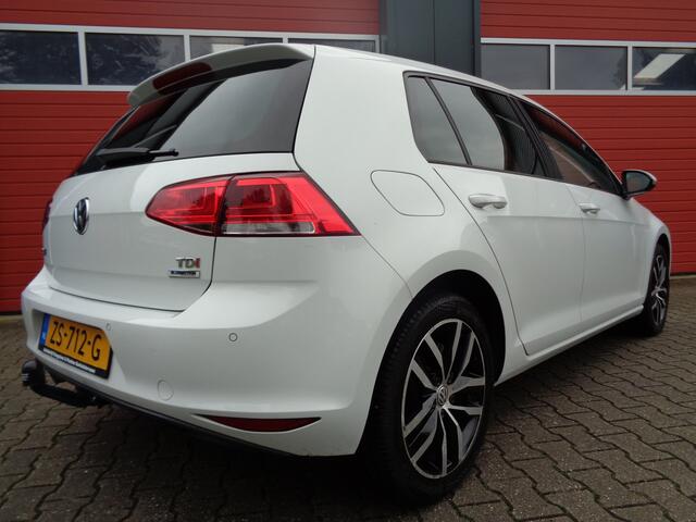 Volkswagen GOLF 1.6 TDI Connected Series 110PK Clima Cruise Navi Trekhaak