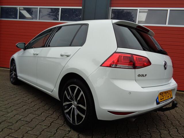 Volkswagen GOLF 1.6 TDI Connected Series 110PK Clima Cruise Navi Trekhaak