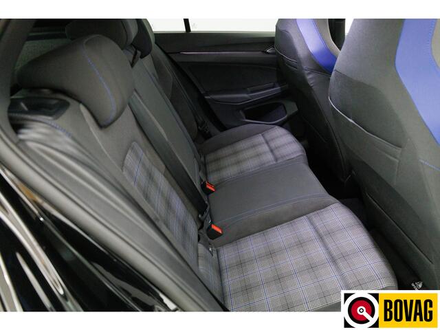 Volkswagen GOLF 1.5 eHybrid GTE Black Style 272 PK | IQ Led | Elec. trekhaak | Headup | Stoel- & stuurverw. | PDC V + A, Camera, App. connect, Navigatie, 131 KM actieradius (WLTP)